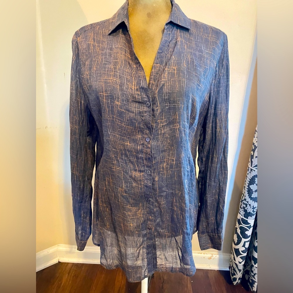 Eileen Fisher women’s navy blue size medium women’s top.